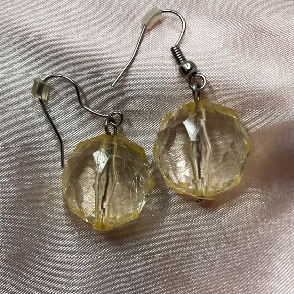 💛light yellow earrings💛 - Picture 2 of 2